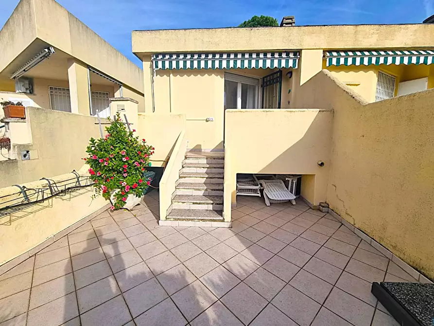 Immagine 17 di Appartamento in vendita  in Via dei Navigatori 8 a Finale Ligure