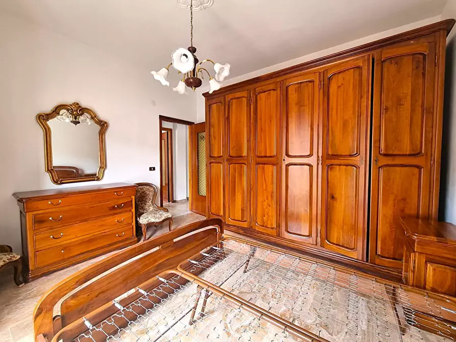 Immagine 11 di Appartamento in vendita  in Via Fiume a Finale Ligure