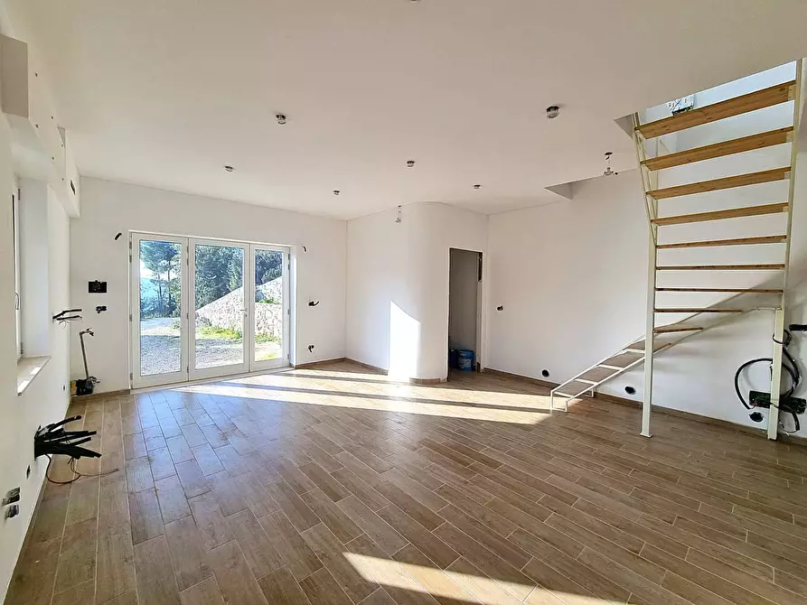 Immagine 2 di Appartamento in vendita  in Via per Olle 11 a Finale Ligure