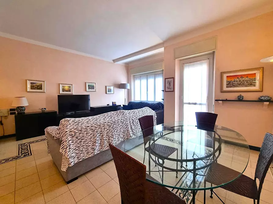 Immagine 4 di Appartamento in vendita  in Via Nicolò Saccone a Finale Ligure