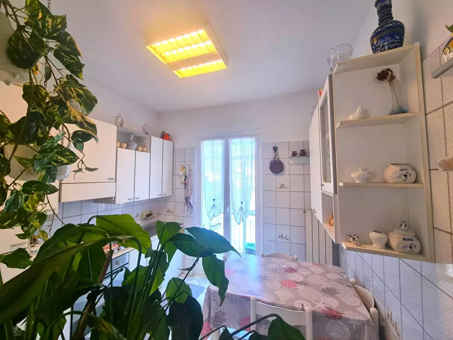 Immagine 8 di Appartamento in vendita  in Via Silvio Pellico 19 a Finale Ligure