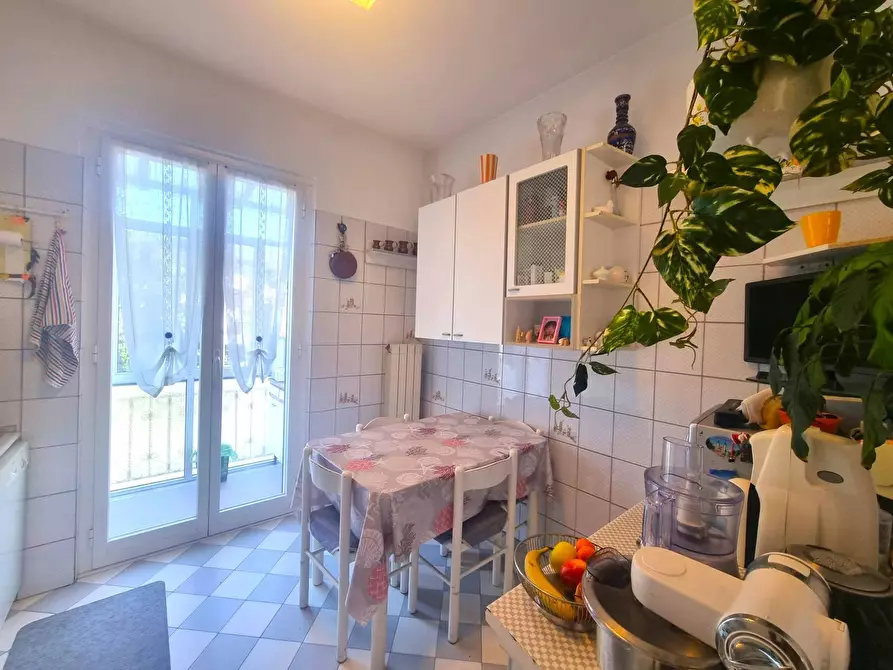 Immagine 2 di Appartamento in vendita  in Via Silvio Pellico 19 a Finale Ligure