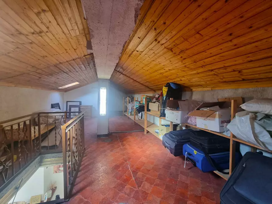 Immagine 30 di Appartamento in vendita  in Via Silvio Pellico 19 a Finale Ligure