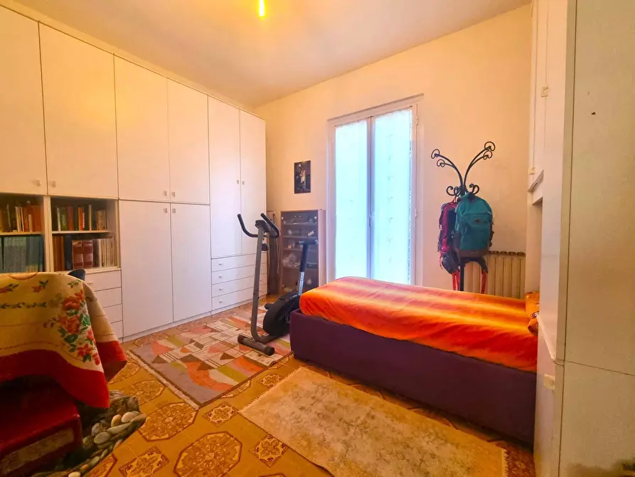 Immagine 9 di Appartamento in vendita  in Via Silvio Pellico 19 a Finale Ligure