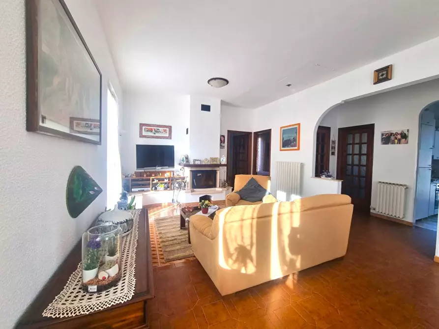 Immagine 1 di Appartamento in vendita  in Via Silvio Pellico 19 a Finale Ligure