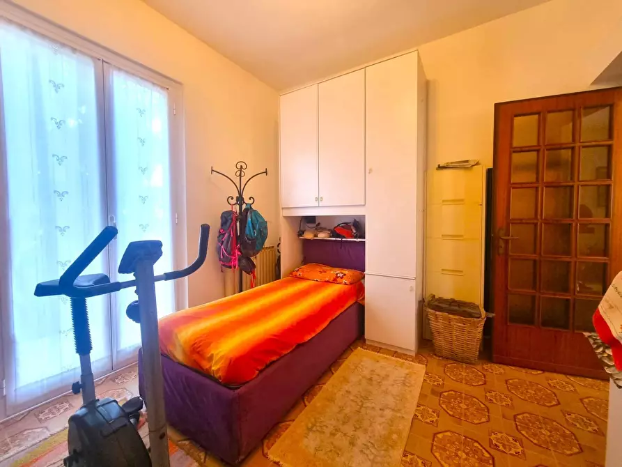 Immagine 13 di Appartamento in vendita  in Via Silvio Pellico 19 a Finale Ligure