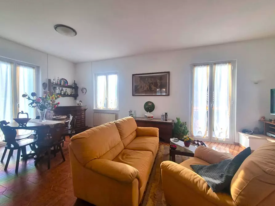 Immagine 3 di Appartamento in vendita  in Via Silvio Pellico 19 a Finale Ligure