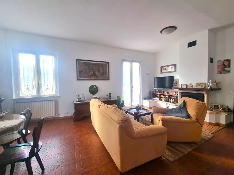 Immagine 5 di Appartamento in vendita  in Via Silvio Pellico 19 a Finale Ligure