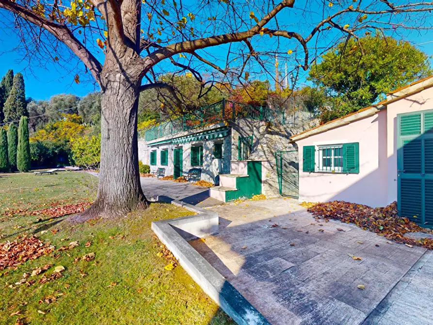 Immagine 4 di Appartamento in vendita  in Via Belvedere a Finale Ligure