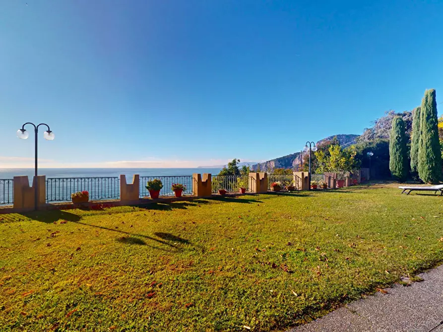 Immagine 5 di Appartamento in vendita  in Via Belvedere a Finale Ligure