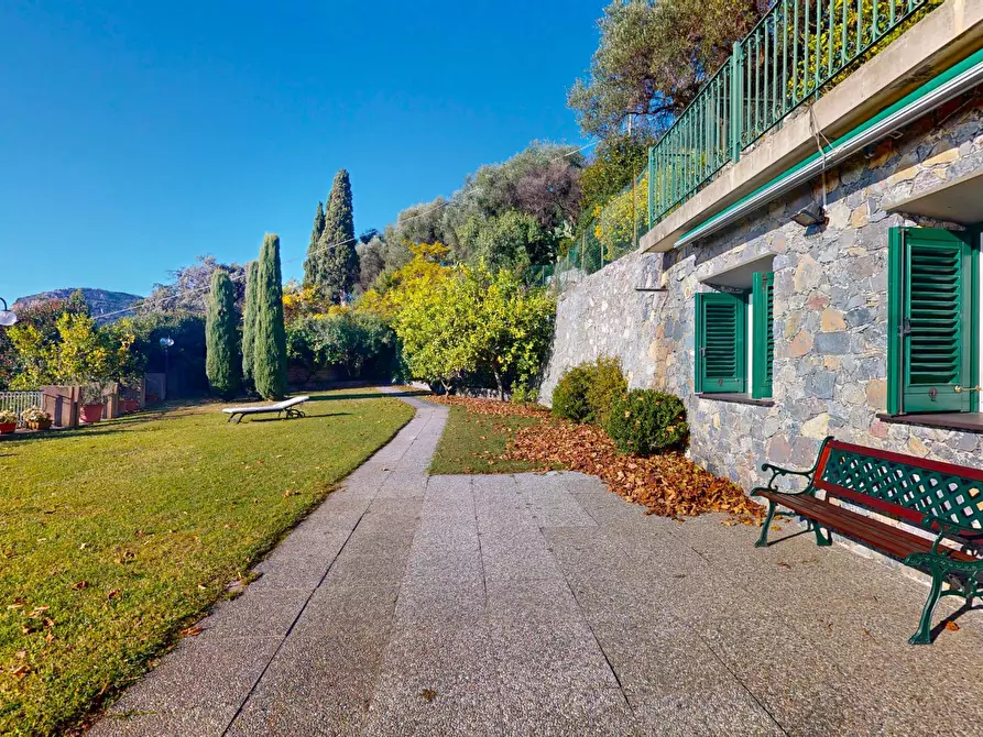 Immagine 6 di Appartamento in vendita  in Via Belvedere a Finale Ligure