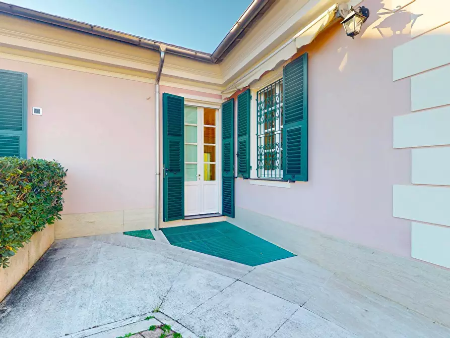 Immagine 24 di Appartamento in vendita  in Via Belvedere a Finale Ligure