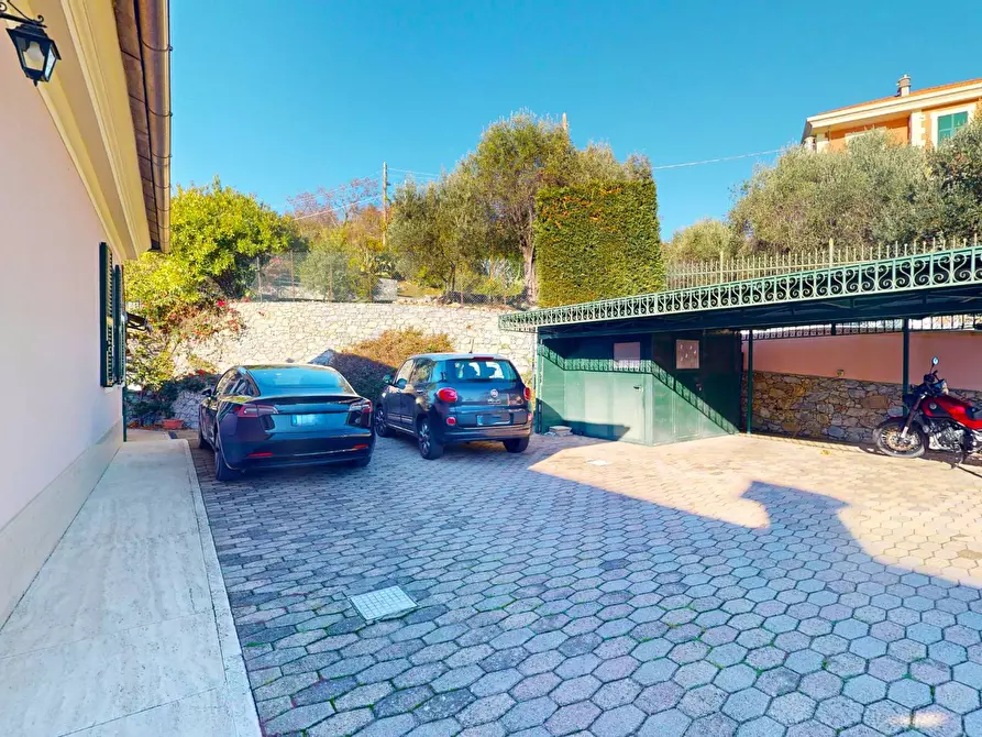 Immagine 25 di Appartamento in vendita  in Via Belvedere a Finale Ligure