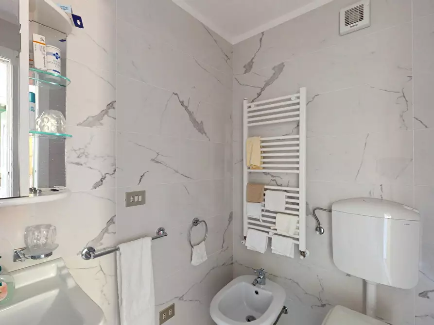 Immagine 57 di Appartamento in vendita  in Via Belvedere a Finale Ligure