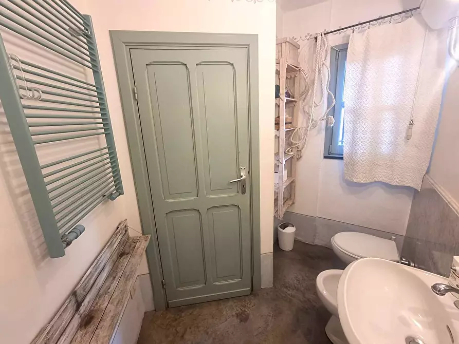 Immagine 8 di Appartamento in vendita  in Via delle fabbriche a Finale Ligure