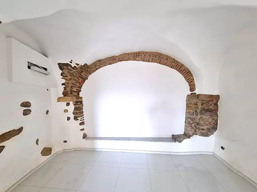 Immagine 7 di Appartamento in vendita  in Piazza San Bartolomeo a Finale Ligure