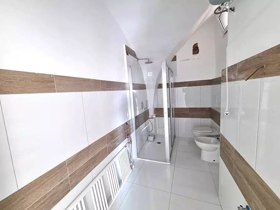 Immagine 11 di Appartamento in vendita  in Piazza San Bartolomeo a Finale Ligure