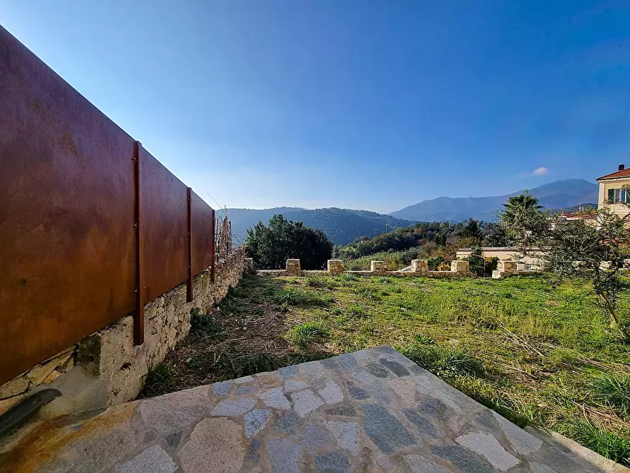 Immagine 22 di Appartamento in vendita  in Piazza San Bartolomeo a Finale Ligure