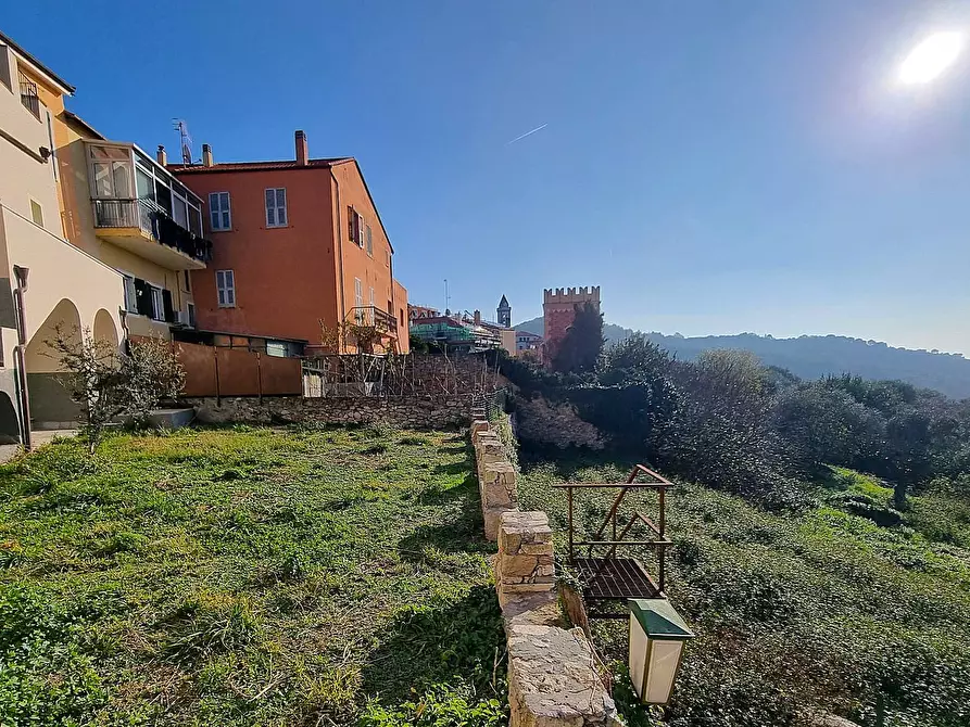 Immagine 23 di Appartamento in vendita  in Piazza San Bartolomeo a Finale Ligure