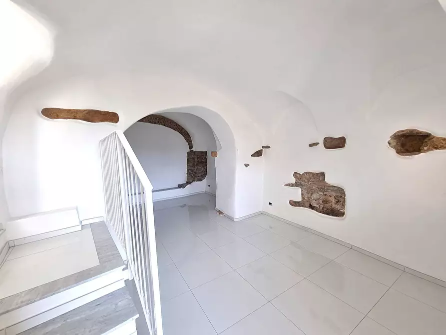 Immagine 14 di Appartamento in vendita  in Piazza San Bartolomeo a Finale Ligure