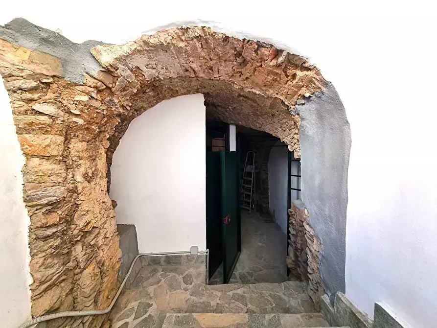 Immagine 24 di Appartamento in vendita  in Piazza San Bartolomeo a Finale Ligure