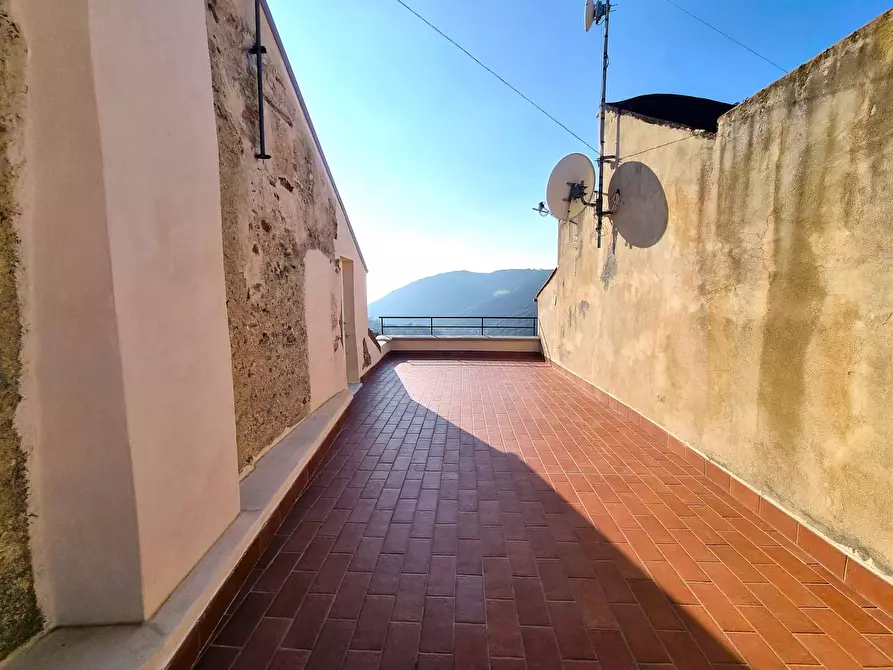 Immagine 18 di Appartamento in vendita  in Piazza San Bartolomeo a Finale Ligure