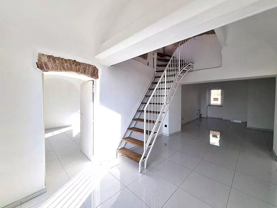 Immagine 2 di Appartamento in vendita  in Piazza San Bartolomeo a Finale Ligure