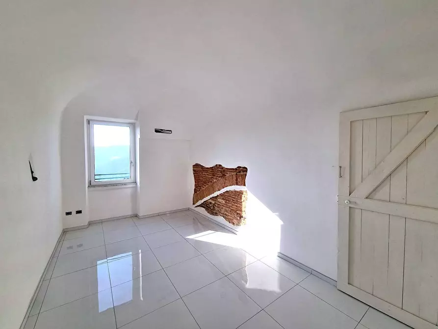 Immagine 9 di Appartamento in vendita  in Piazza San Bartolomeo a Finale Ligure