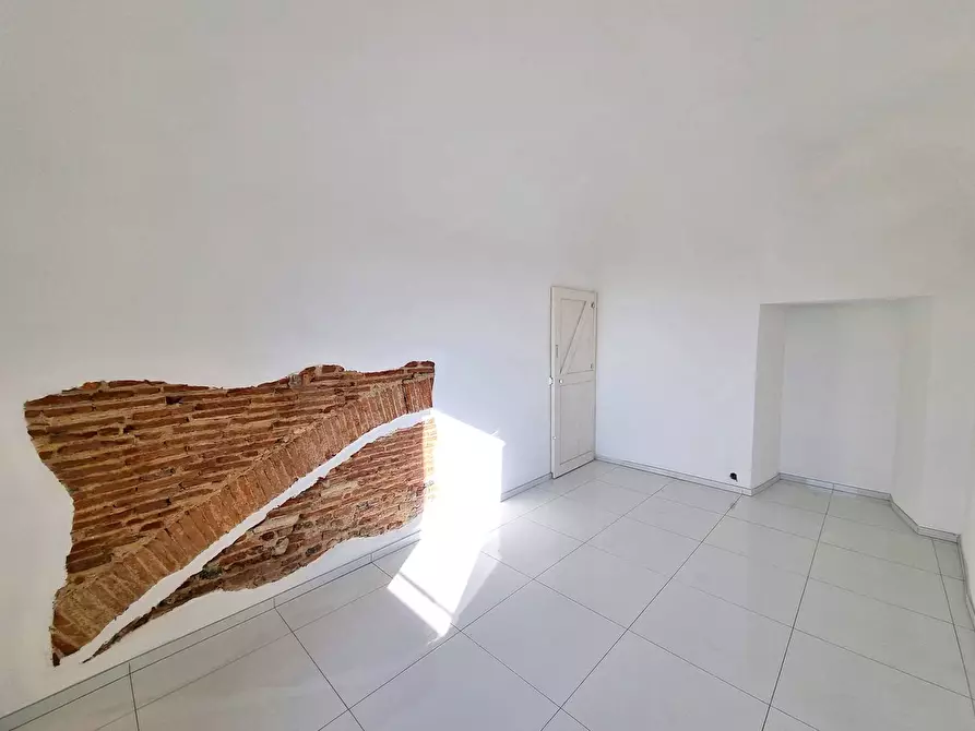 Immagine 10 di Appartamento in vendita  in Piazza San Bartolomeo a Finale Ligure