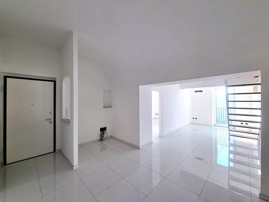 Immagine 7 di Appartamento in vendita  in Piazza San Bartolomeo a Finale Ligure