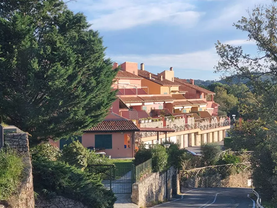 Immagine 5 di Appartamento in vendita  in Via San Dalmazzo a Finale Ligure