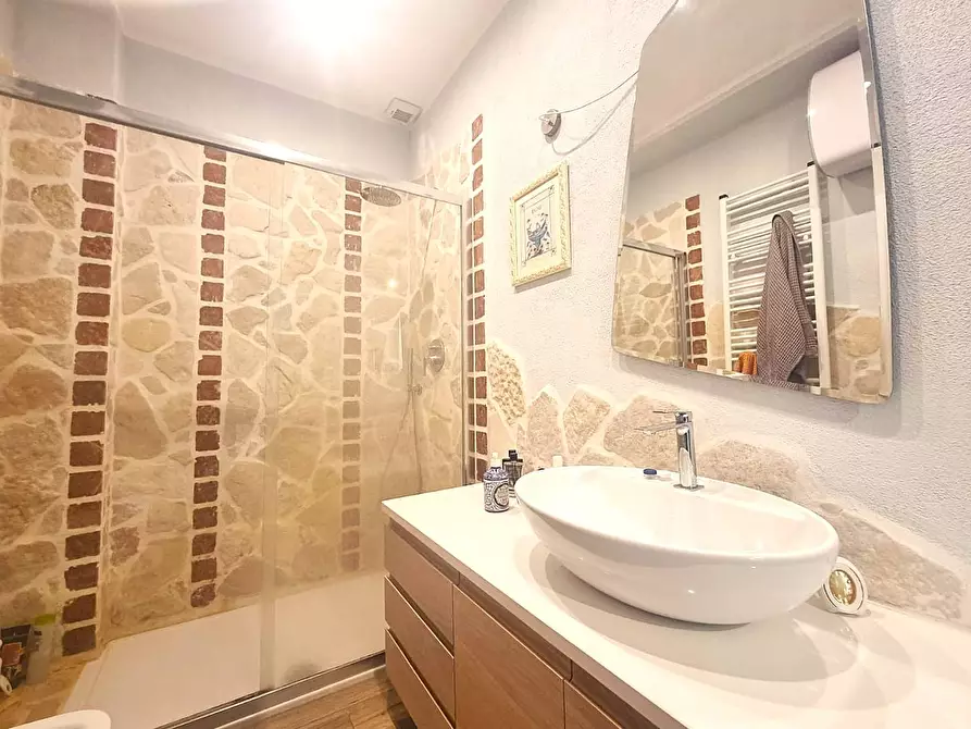 Immagine 18 di Appartamento in vendita  in Strada Provinciale SP 490 a Finale Ligure