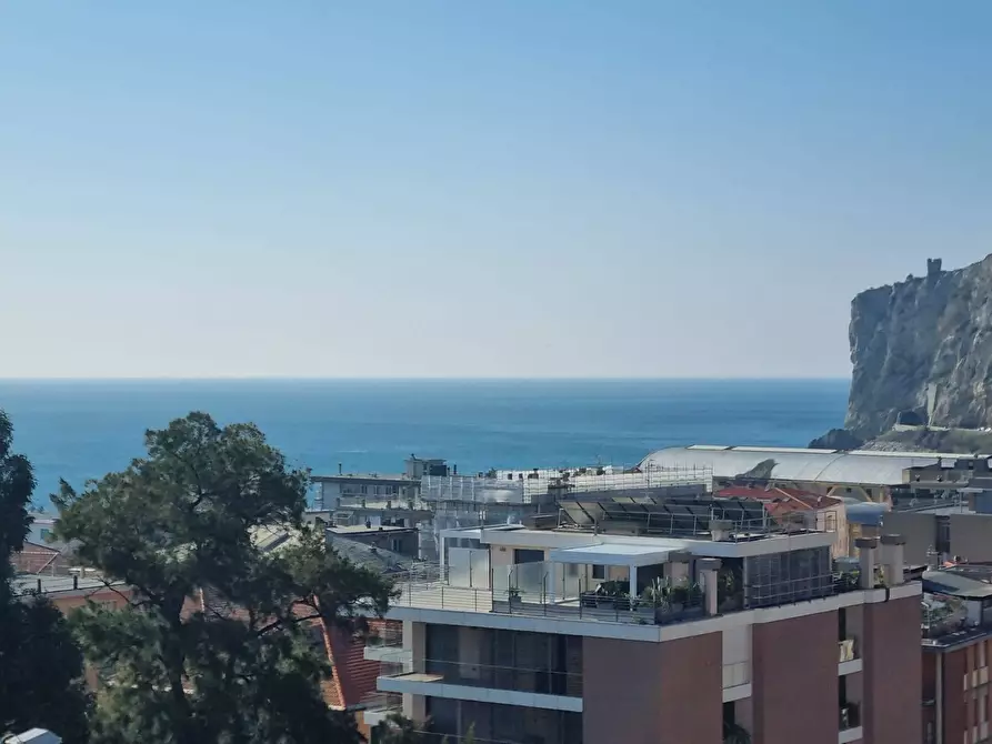 Immagine 14 di Appartamento in vendita  in Via Emo Trinchieri a Finale Ligure