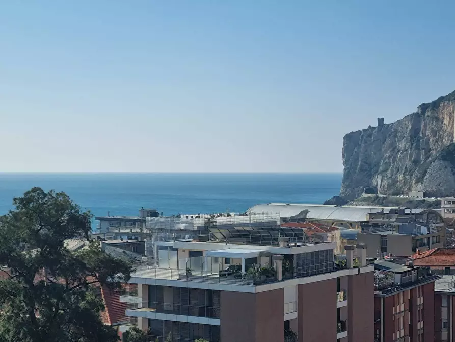 Immagine 16 di Appartamento in vendita  in Via Emo Trinchieri a Finale Ligure