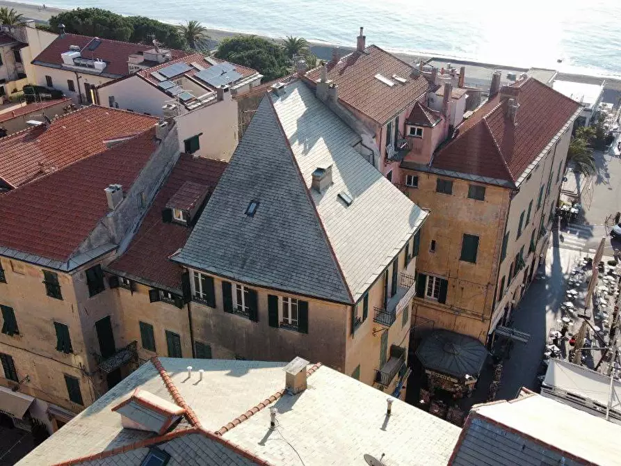 Immagine 19 di Appartamento in vendita  in Via Emo Trinchieri a Finale Ligure