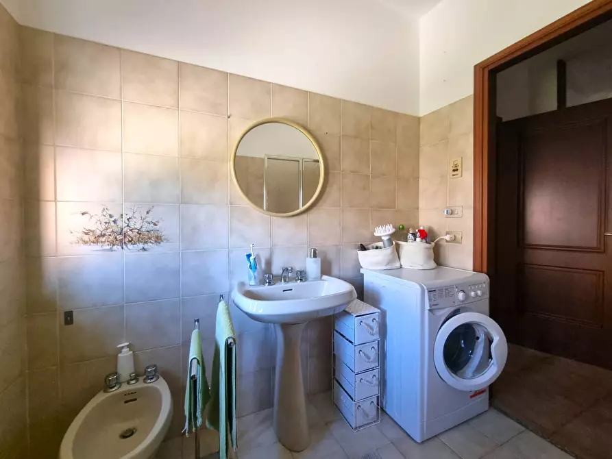 Immagine 6 di Appartamento in vendita  in Piazza Massa a Finale Ligure