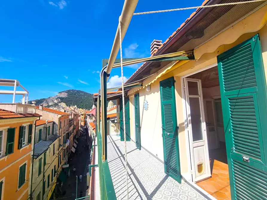 Immagine 2 di Appartamento in vendita  in Via Colombo 47 a Finale Ligure