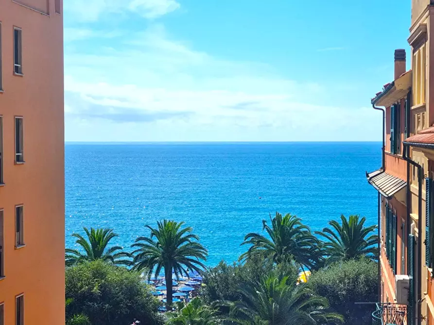 Immagine 1 di Appartamento in vendita  in Via Colombo 47 a Finale Ligure