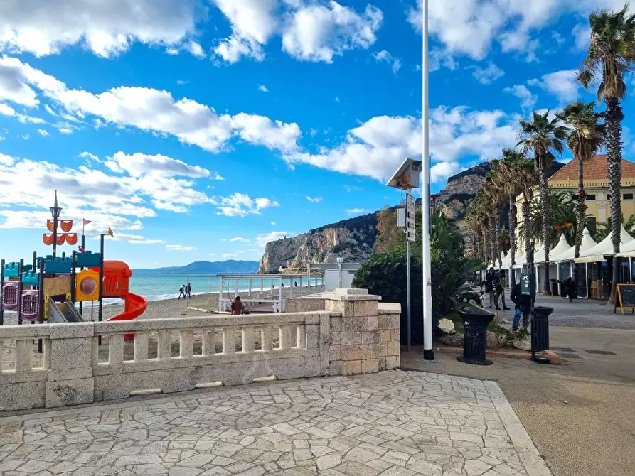 Immagine 39 di Appartamento in vendita  in Via Colombo 47 a Finale Ligure