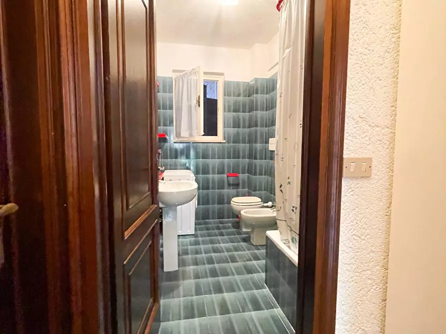 Immagine 14 di Appartamento in vendita  in Via Flavio Gioia 24 a Finale Ligure