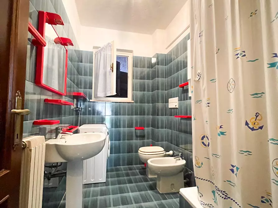 Immagine 15 di Appartamento in vendita  in Via Flavio Gioia 24 a Finale Ligure