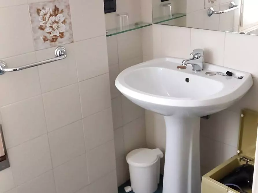 Immagine 10 di Appartamento in vendita  in Via Privata Ventura a Finale Ligure