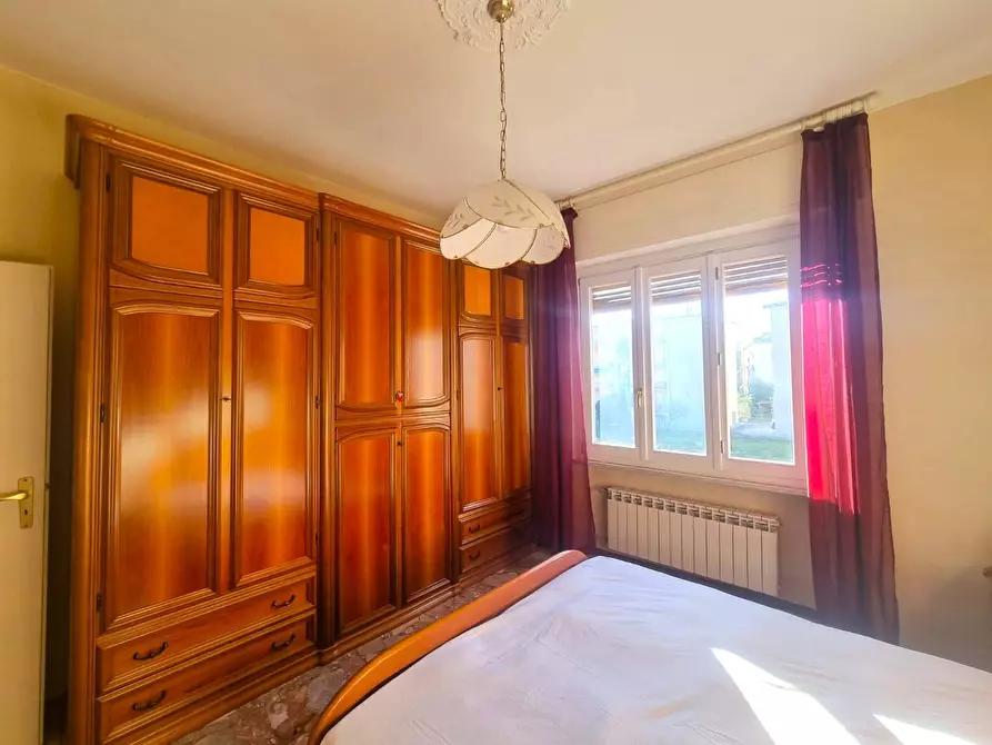 Immagine 9 di Appartamento in vendita  in Via Lungosciusa a Finale Ligure