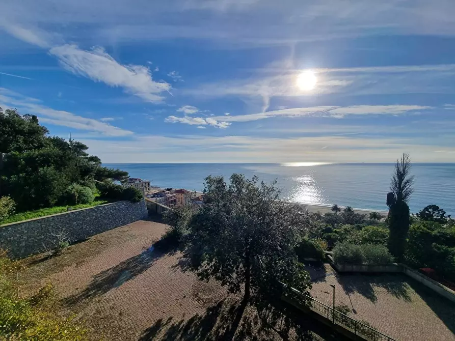 Immagine 13 di Appartamento in vendita  in Via Lungosciusa a Finale Ligure