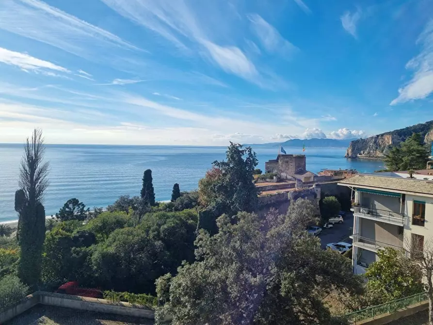Immagine 14 di Appartamento in vendita  in Via Lungosciusa a Finale Ligure