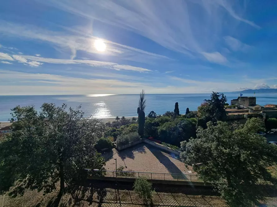 Immagine 15 di Appartamento in vendita  in Via Lungosciusa a Finale Ligure