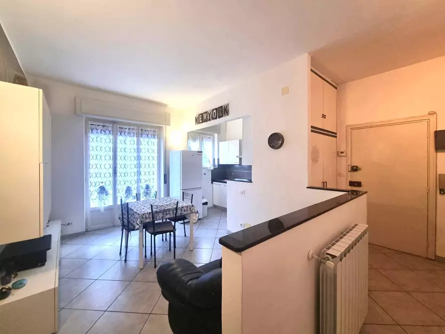 Immagine 2 di Appartamento in vendita  in Via Dante Alighieri 2 a Finale Ligure