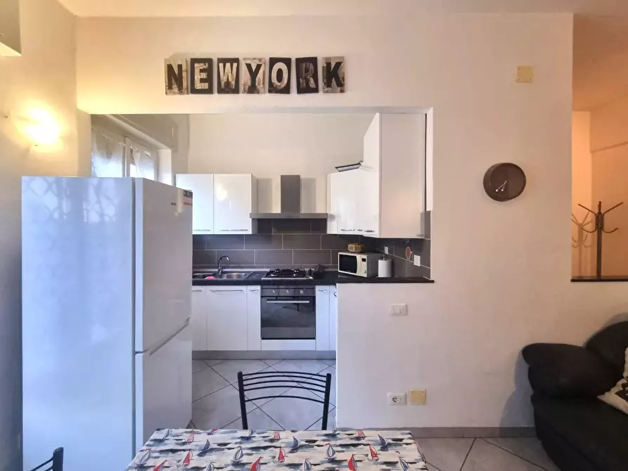 Immagine 3 di Appartamento in vendita  in Via Dante Alighieri 2 a Finale Ligure