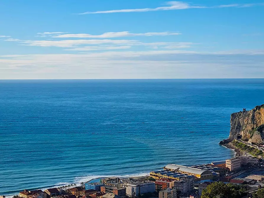 Immagine 26 di Appartamento in vendita  in Via Caboto a Finale Ligure