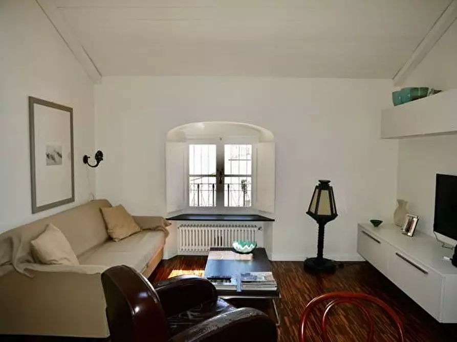 Immagine 5 di Appartamento in vendita  in Via Tommaso Pertica a Finale Ligure